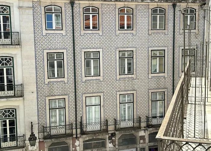 Comfortable In Downtown For 4 People Апартаменты *