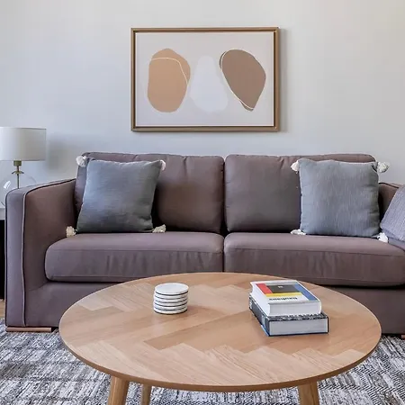 Comfortable In Downtown For 4 People 아파트 *